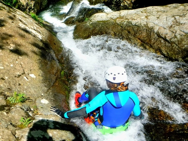 grand toboggan canyoning taurinya llitera mont canigou pyrenees orientales 66