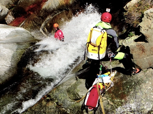 gros débit canyoning saint vincent mont canigou pyrenees orientales