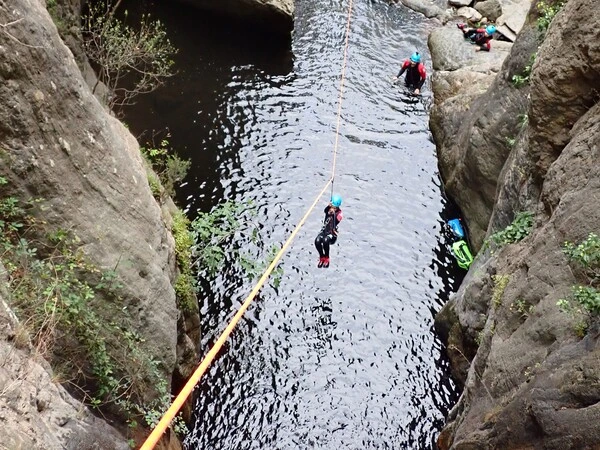 tyrolienne cascade baoussous canyoning ceret