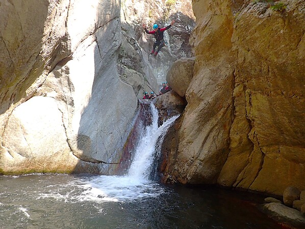 canyoning llech saut pyrenees orientales 66