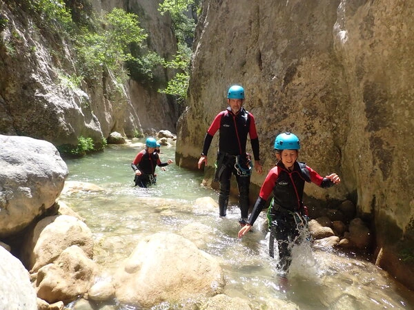 canyoning randonnee aquatique galamus saint paul fenouillet pyrenees orientales 66