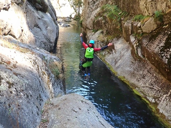 saut étroiture canyoning gorges du cady mont canigou