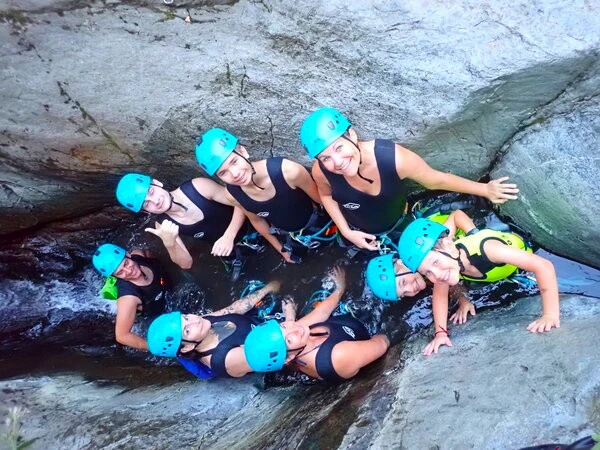 Eaux chaudes Pyrénées Orientales canyoning famille thues font romeu